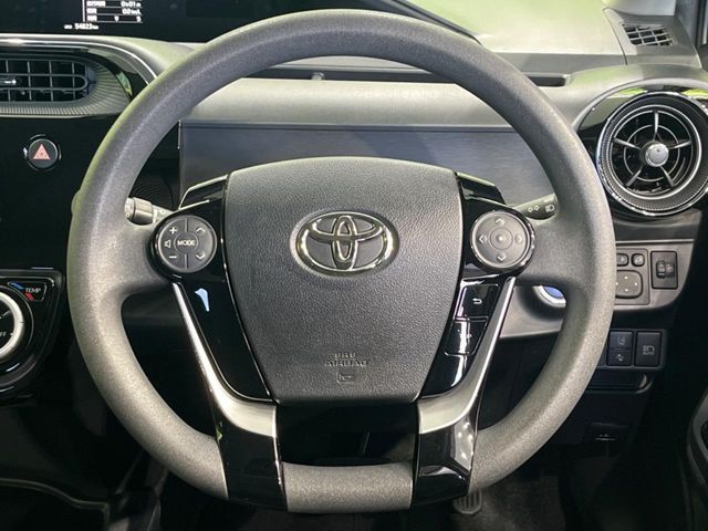 TOYOTA AQUA 2019