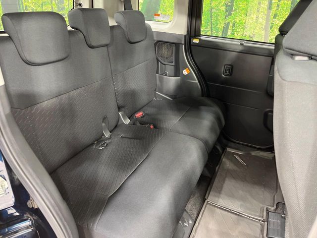 TOYOTA ROOMY 4WD 2017