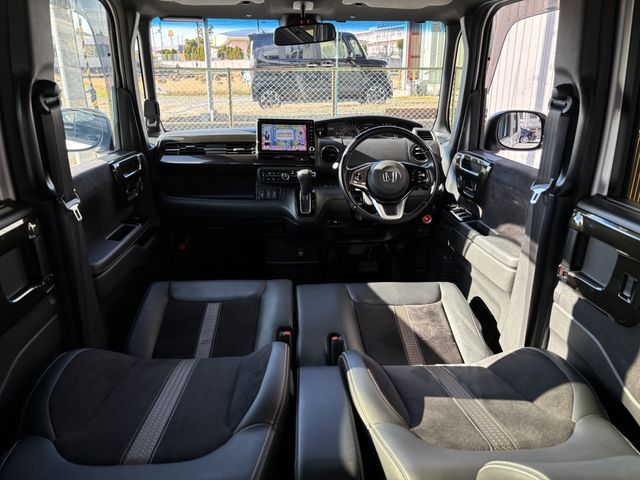 HONDA N BOX CUSTOM 2018