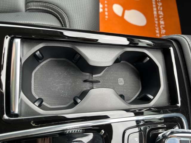 VOLVO VOLVO V60 2022