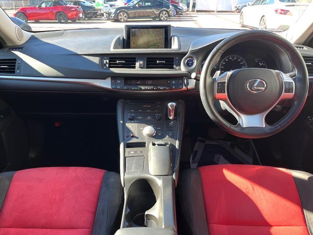 TOYOTA LEXUS CT200h 2011