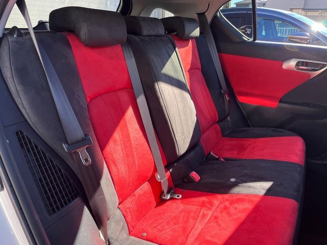 TOYOTA LEXUS CT200h 2011