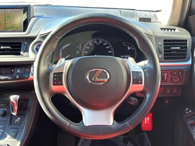 TOYOTA LEXUS CT200h 2011