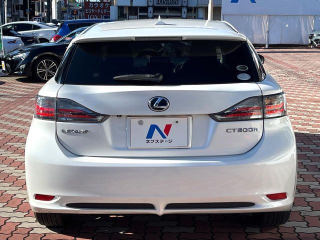 TOYOTA LEXUS CT200h 2011