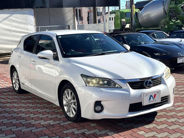 TOYOTA LEXUS CT200h 2011