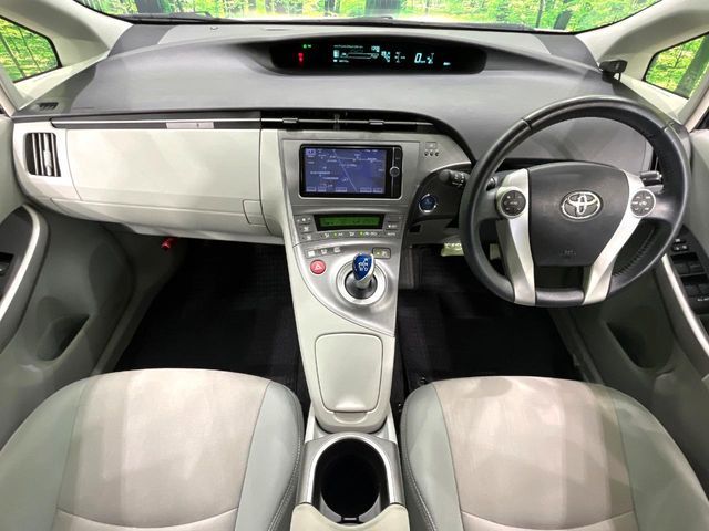 TOYOTA PRIUS 2014