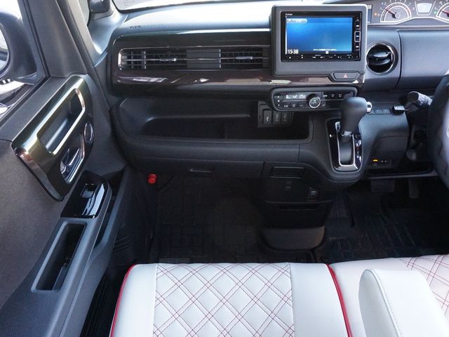 HONDA N BOX CUSTOM 2020