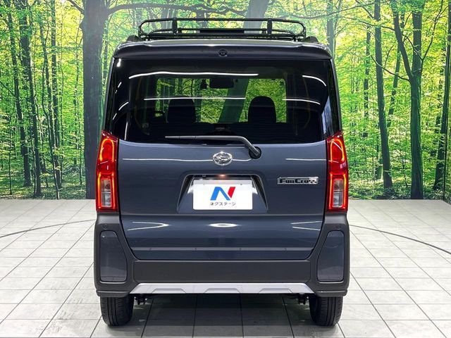 DAIHATSU TANTO FAN CROSS 2024