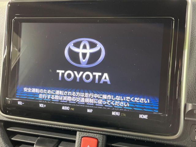 TOYOTA VOXY 2021