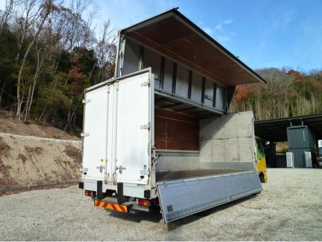 MITSUBISHI FUSOU FIGHTER 2015