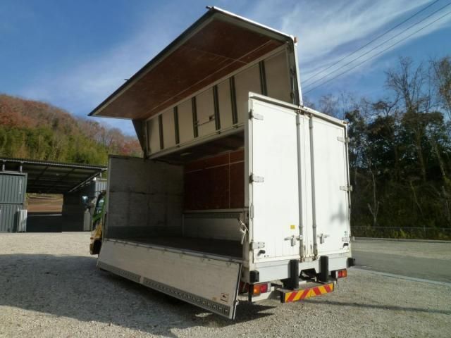 MITSUBISHI FUSOU FIGHTER 2015