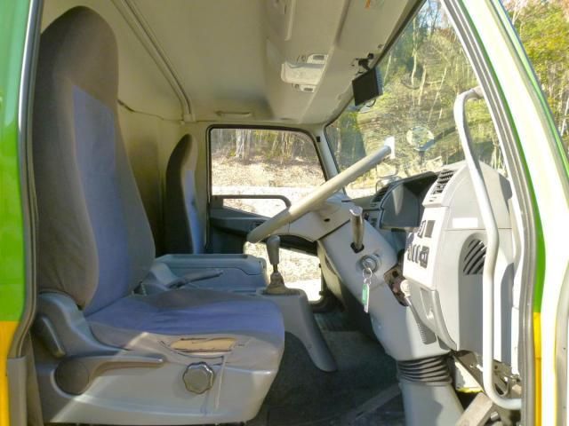 MITSUBISHI FUSOU FIGHTER 2015