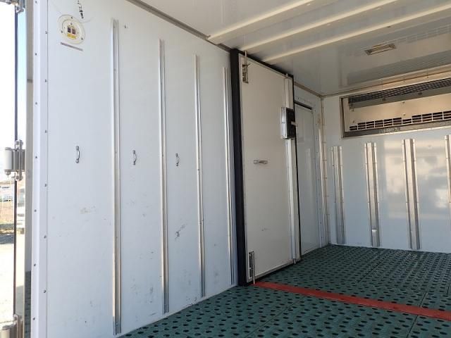 MITSUBISHI CANTER 2020