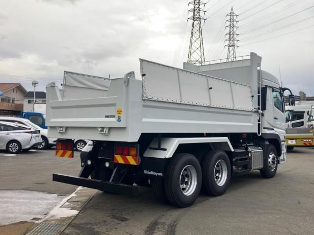 MITSUBISHI FUSOU SUPER GREAT 2025