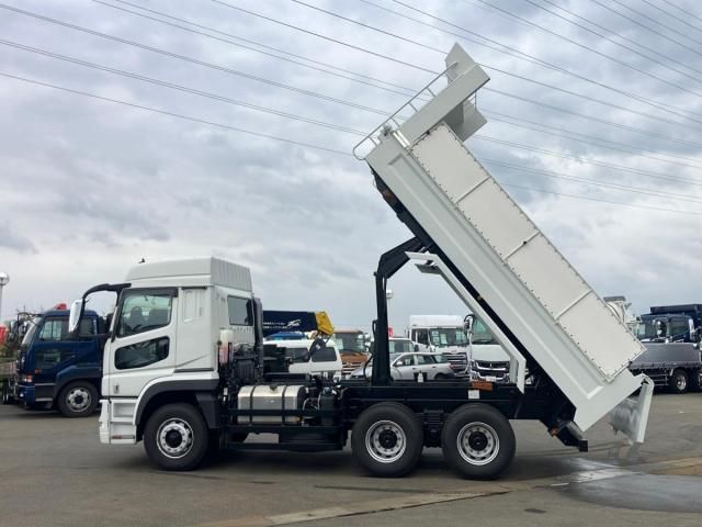 MITSUBISHI FUSOU SUPER GREAT 2025