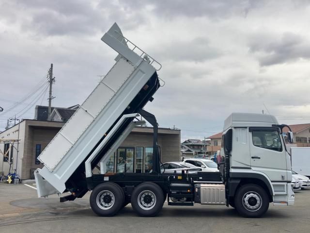 MITSUBISHI FUSOU SUPER GREAT 2025