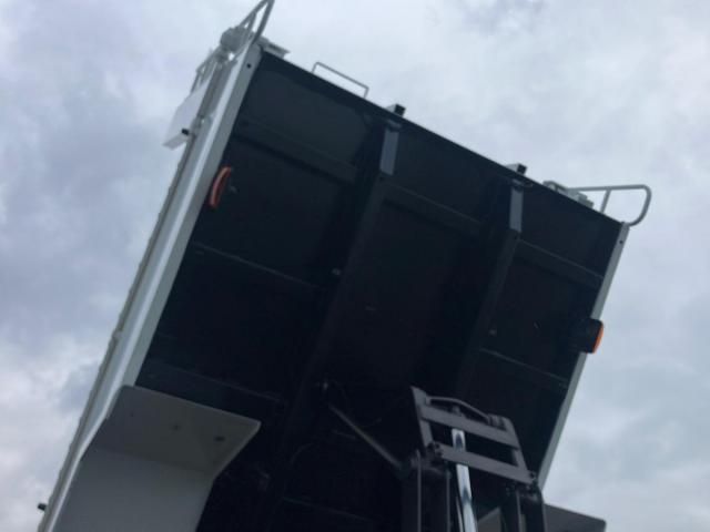 MITSUBISHI FUSOU SUPER GREAT 2025