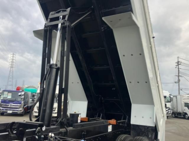 MITSUBISHI FUSOU SUPER GREAT 2025