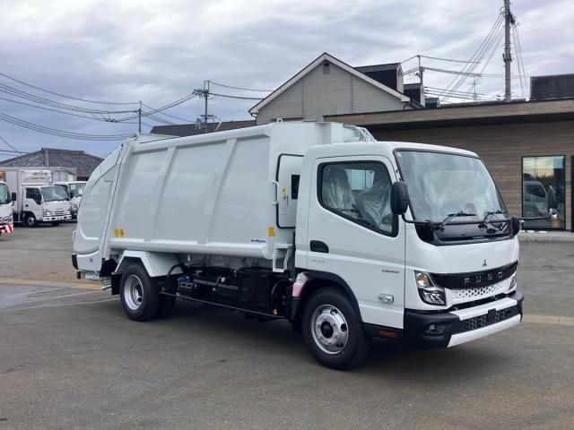 MITSUBISHI CANTER 2025