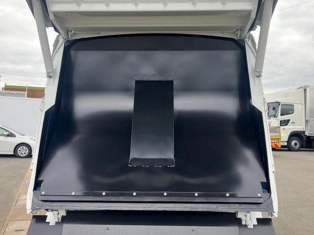 MITSUBISHI CANTER 2025