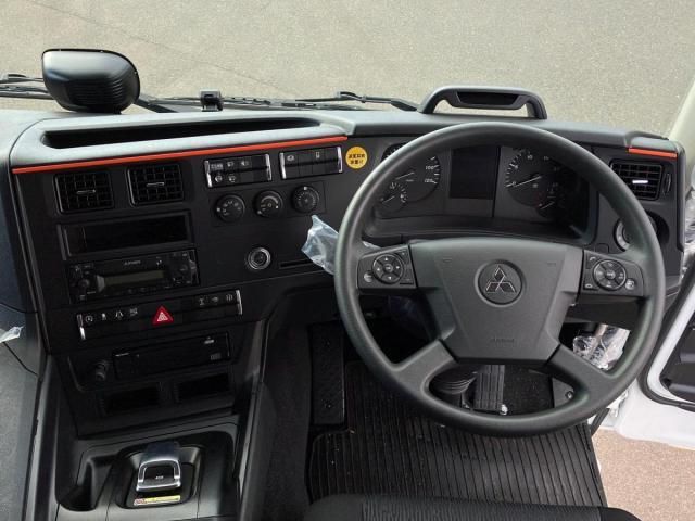 MITSUBISHI FUSOU SUPER GREAT 2025