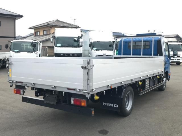 HINO DUTRO 2022