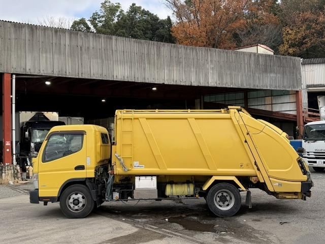 MITSUBISHI CANTER 2016