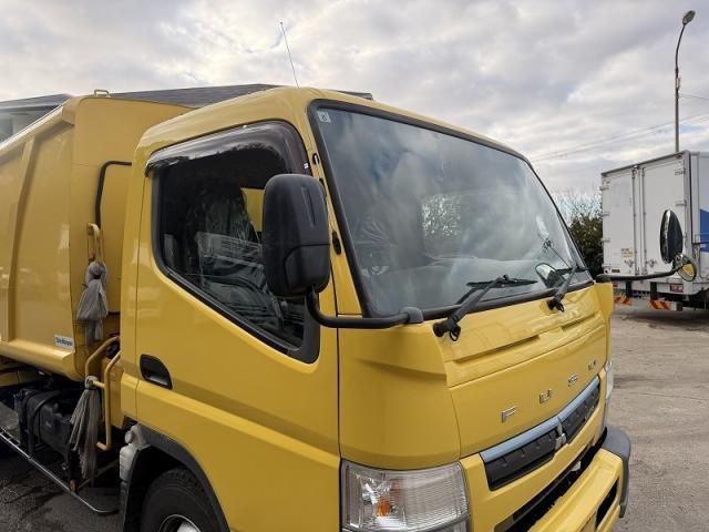 MITSUBISHI CANTER 2016