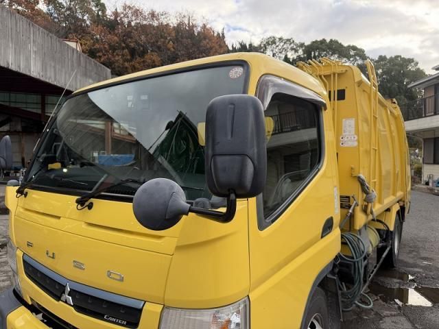 MITSUBISHI CANTER 2016