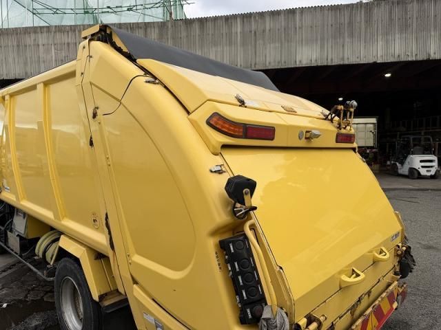 MITSUBISHI CANTER 2016