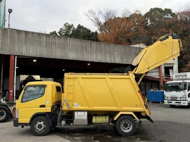 MITSUBISHI CANTER 2016