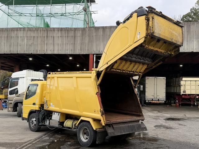 MITSUBISHI CANTER 2016