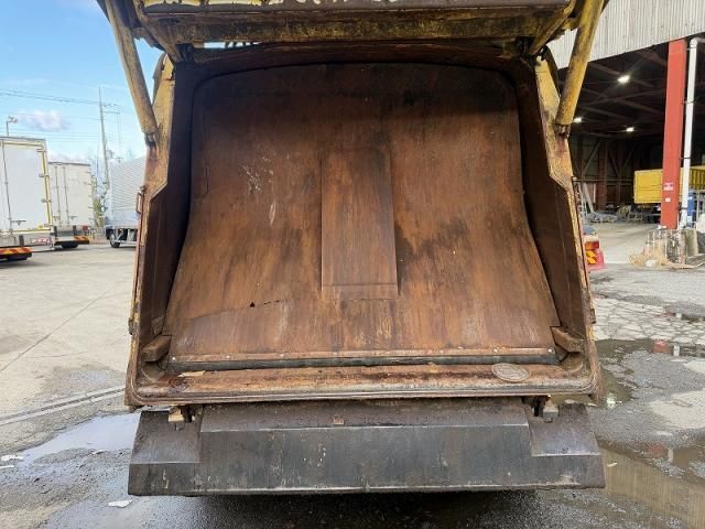 MITSUBISHI CANTER 2016