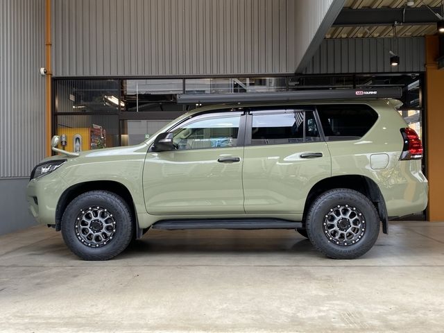 TOYOTA LANDCRUISER PRADO 2017