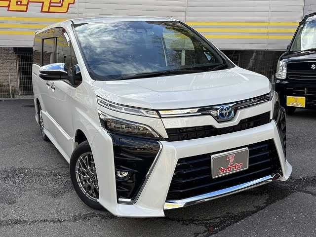 TOYOTA VOXY 2021