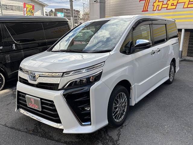 TOYOTA VOXY 2021