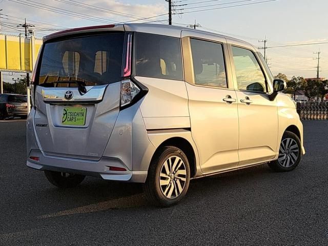 TOYOTA ROOMY 2023