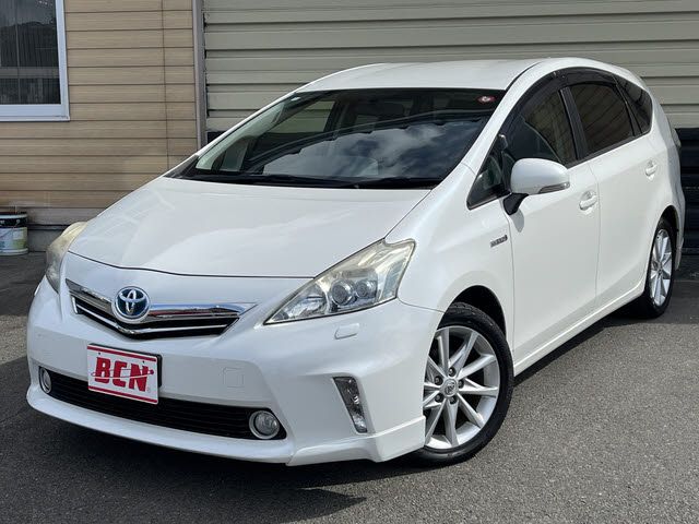 TOYOTA PRIUS Alpha 2012