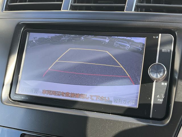 TOYOTA PRIUS Alpha 2012