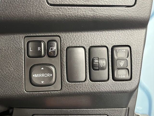 DAIHATSU MIRA GINO 2006