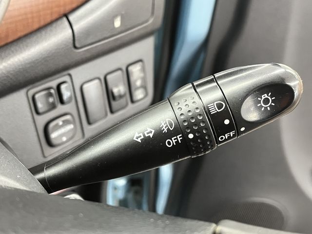 DAIHATSU MIRA GINO 2006