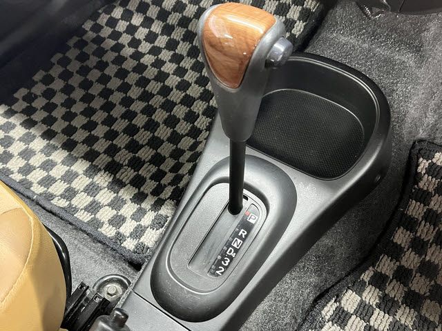 DAIHATSU MIRA GINO 2006