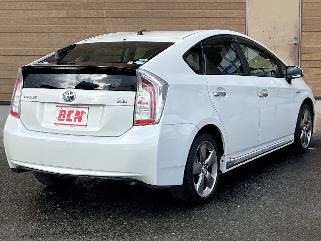 TOYOTA PRIUS 2014