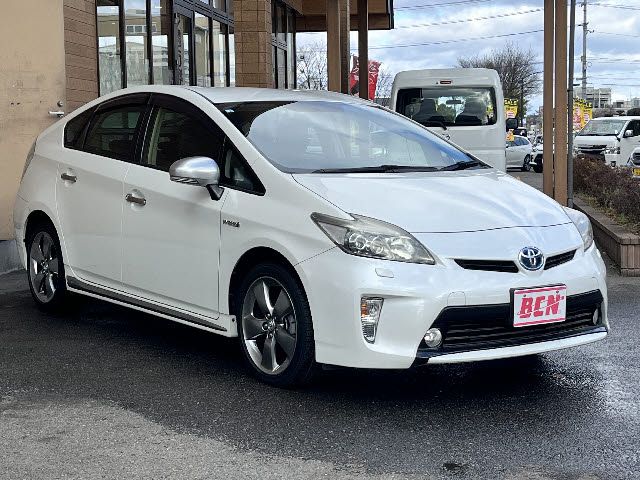 TOYOTA PRIUS 2014