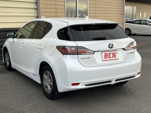TOYOTA LEXUS CT200h 2012