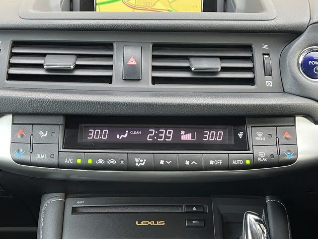 TOYOTA LEXUS CT200h 2012