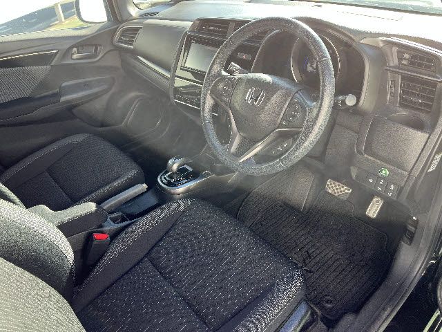 HONDA FIT HYBRID 2017