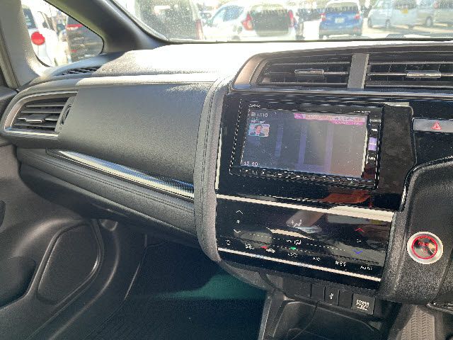 HONDA FIT HYBRID 2017