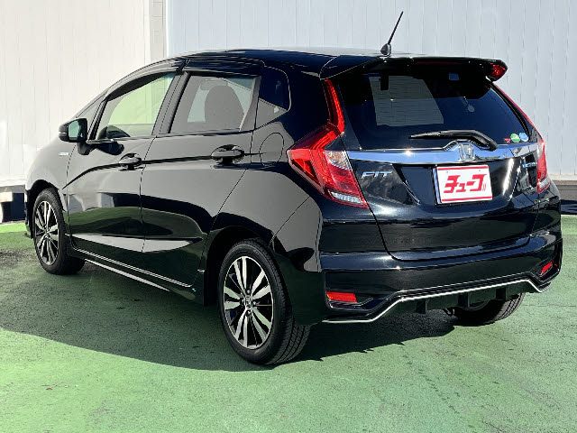 HONDA FIT HYBRID 2017