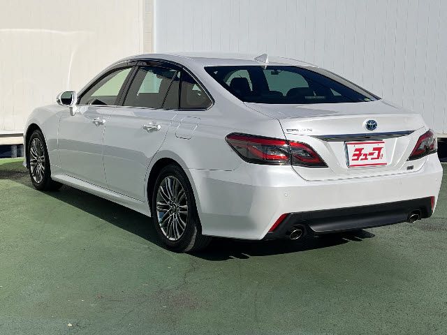 TOYOTA CROWN sedan hybrid 2021